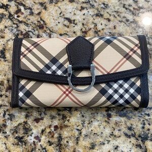 Classic Plaid Wallet with Brown Trim
